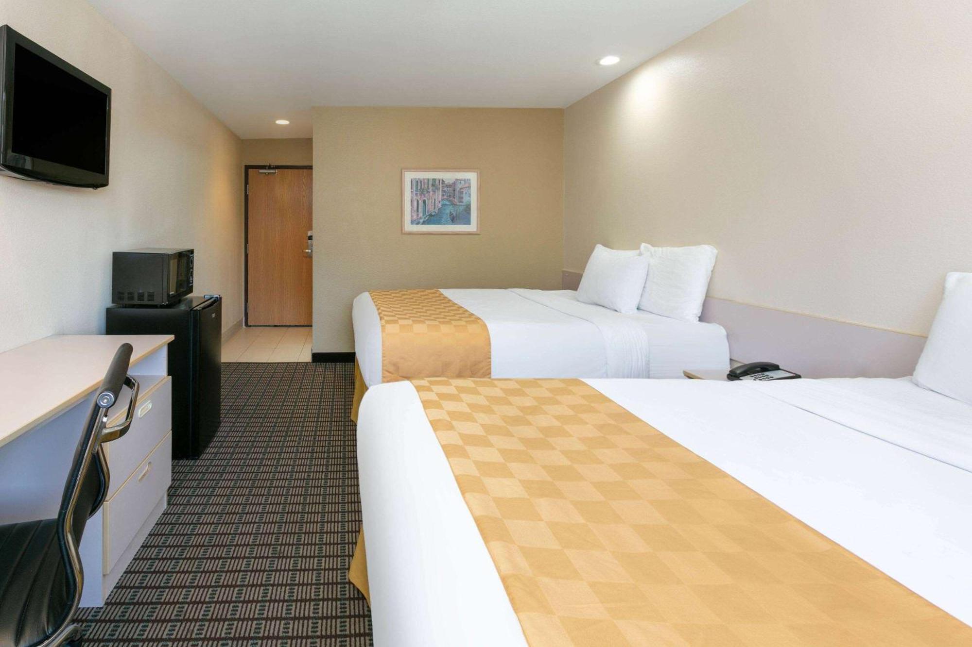 Travelodge By Wyndham Arlington/Dallas Area Exterior foto